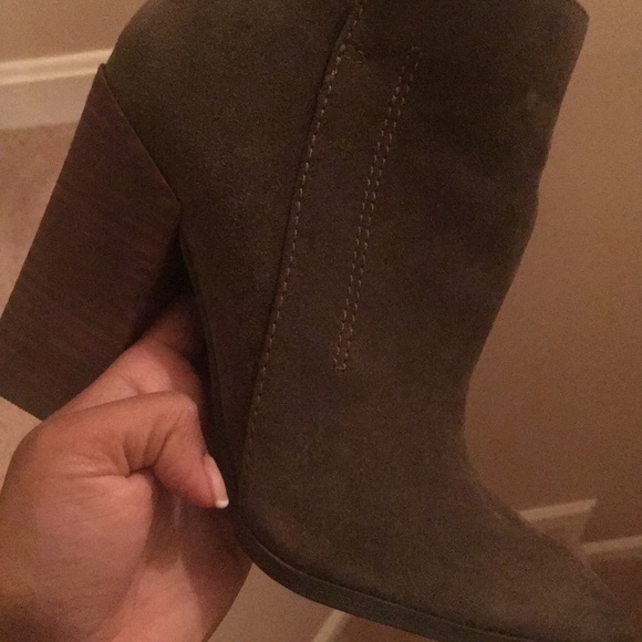 Guess olive green booties! - Picture 5 of 8
